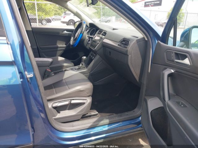 2019 VOLKSWAGEN TIGUAN 3VV3B7AX6KM048924 Photo 4