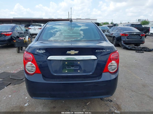 1G1JC5SH5G4127995 Chevrolet Sonic Lt Auto