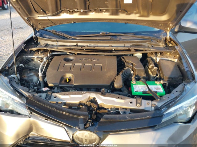 2T1BURHE8JC098641 Toyota COROLLA LE