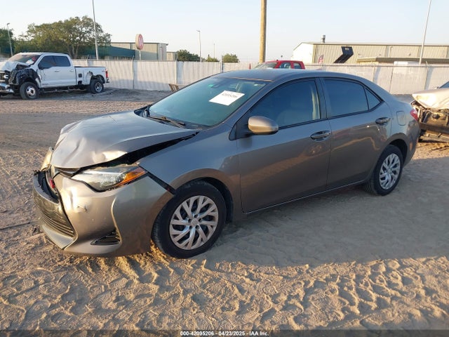 2T1BURHE8JC098641 Toyota COROLLA LE