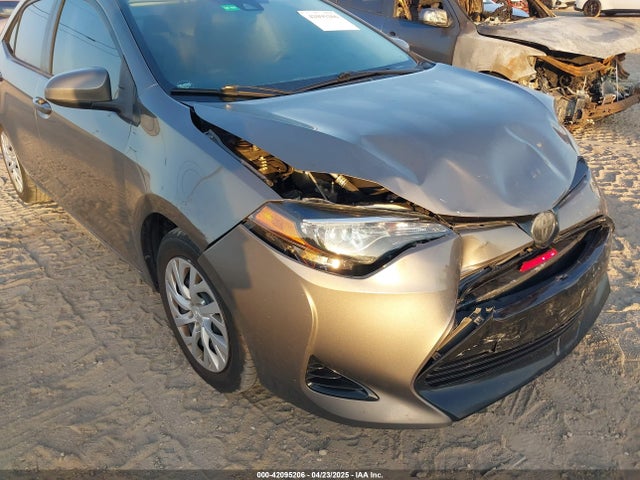 2T1BURHE8JC098641 Toyota COROLLA LE