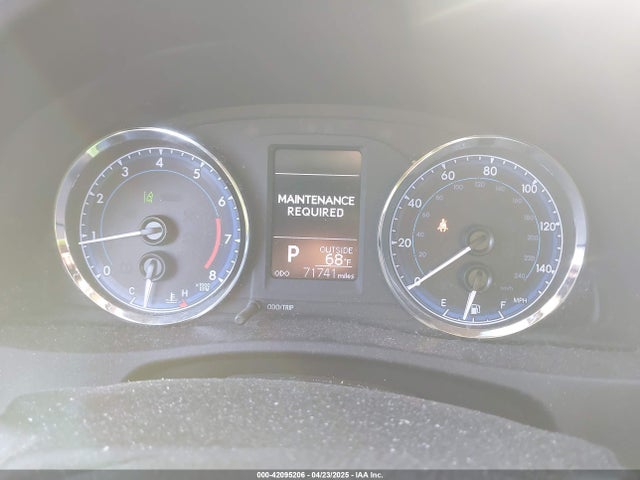 2T1BURHE8JC098641 Toyota COROLLA LE