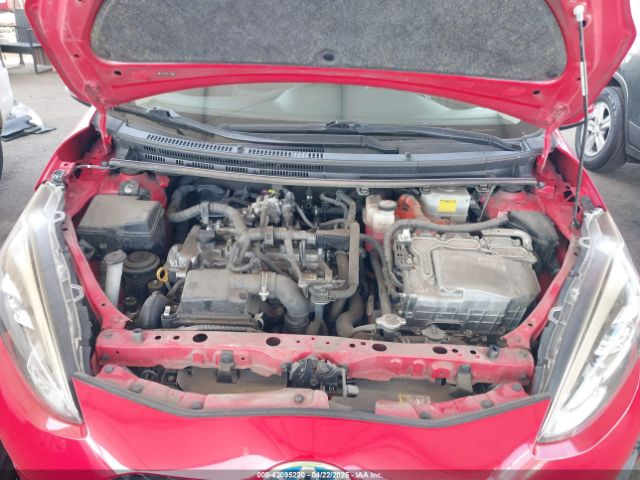 JTDKDTB3XJ1600851 Toyota Prius C Two