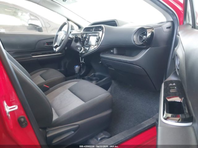 JTDKDTB3XJ1600851 Toyota Prius C Two