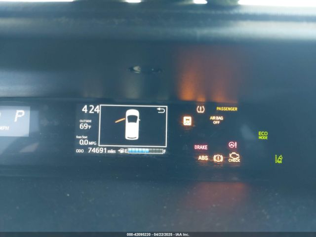JTDKDTB3XJ1600851 Toyota Prius C Two
