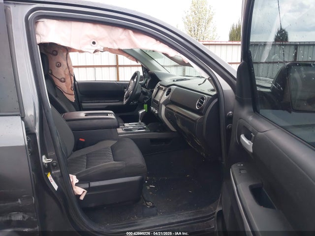 5TFDY5F19KX861193 Toyota Tundra Sr5 5.7l V8