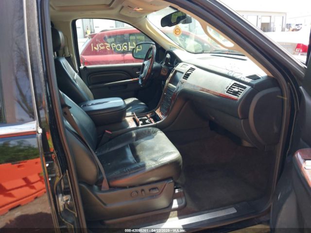 2011 CADILLAC ESCALADE ESV 1GYS4JEFXBR161853 Photo 4