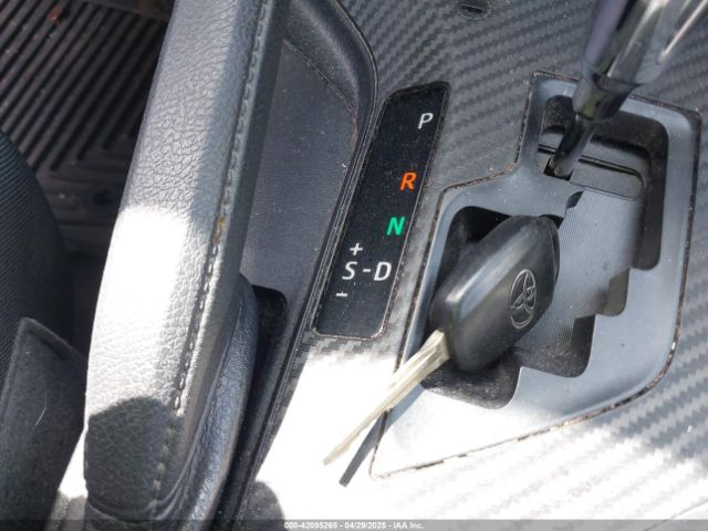 JTMBFREV1FD126062 Toyota RAV4 LE