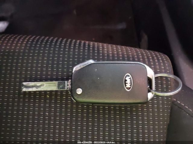3KPF24AD5ME341579 KIA Forte Lxs