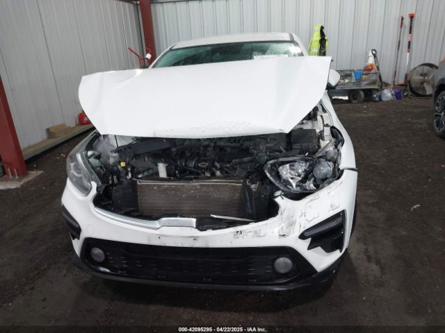 3KPF24AD5ME341579 KIA Forte Lxs