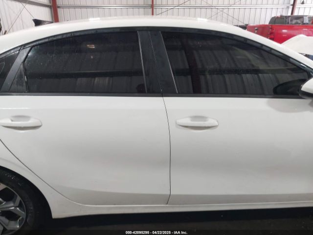 3KPF24AD5ME341579 KIA Forte Lxs