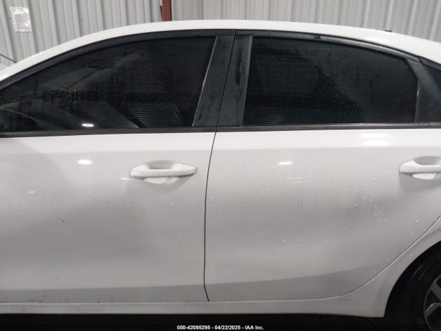 3KPF24AD5ME341579 KIA Forte Lxs