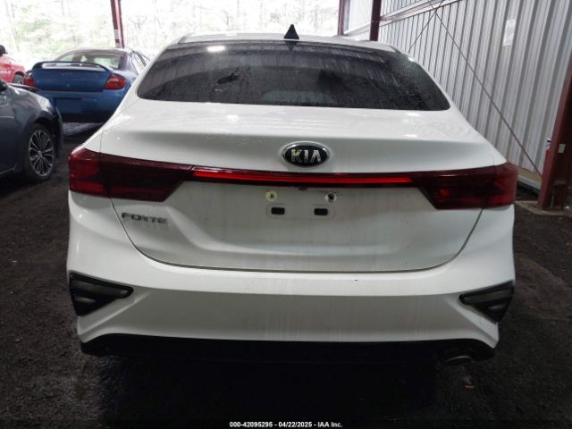 3KPF24AD5ME341579 KIA Forte Lxs