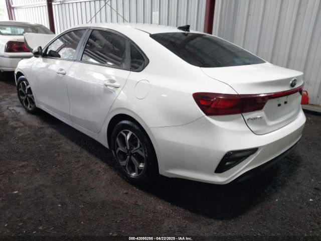 3KPF24AD5ME341579 KIA Forte Lxs