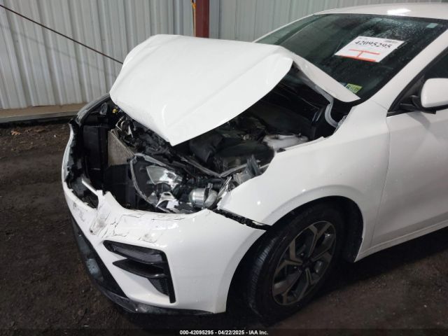 3KPF24AD5ME341579 KIA Forte Lxs