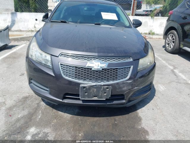 1G1PA5SG1E7405326 Chevrolet Cruze Ls Auto