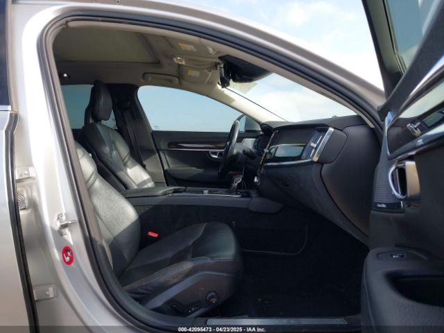 LVY102MKXJP055598 Volvo S90 T5 Momentum