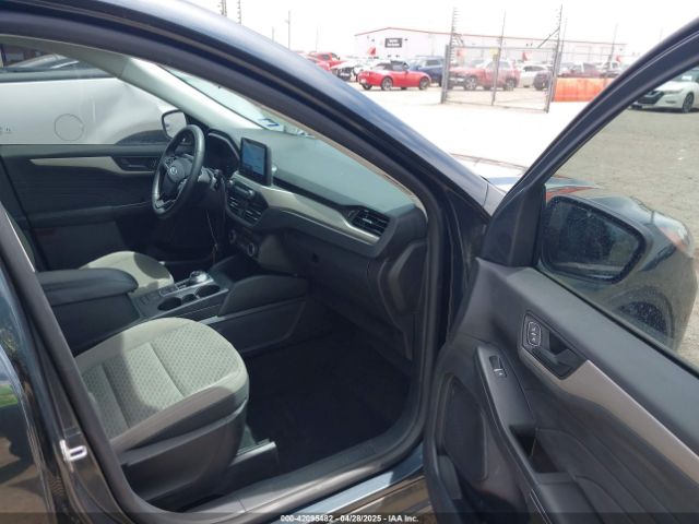 1FMCU0G67NUB83713 Ford ESCAPE SE
