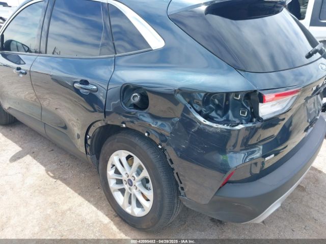 1FMCU0G67NUB83713 Ford ESCAPE SE