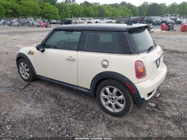 2007 MINI COOPER S WMWMF73557TL91653 Photo 2