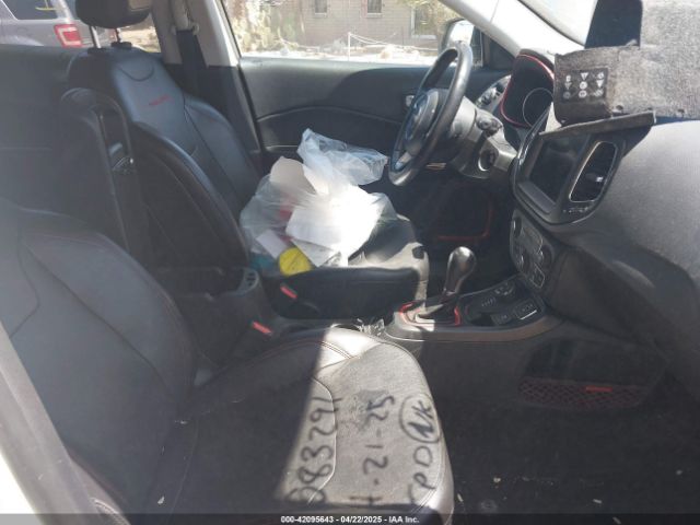 3C4NJDDB4KT780239 Jeep Compass Trailhawk 4x4