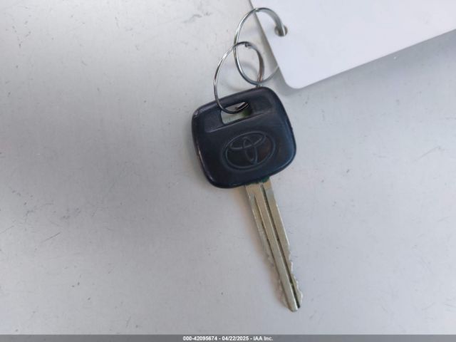 VNKKTUD35FA047627 Toyota YARIS L