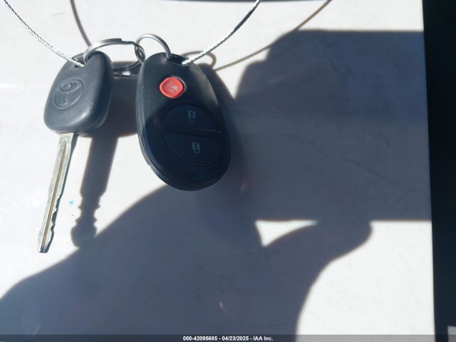 5TFDW5F11GX494190 Toyota Tundra Sr5 5.7l V8