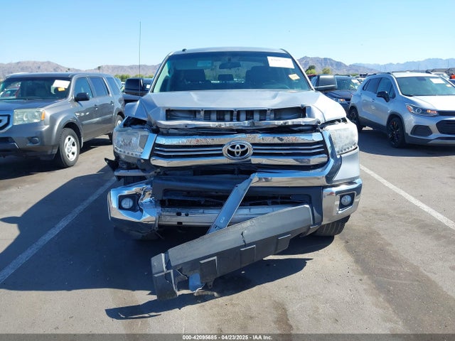 5TFDW5F11GX494190 Toyota Tundra Sr5 5.7l V8