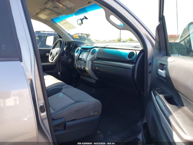 5TFDW5F11GX494190 Toyota Tundra Sr5 5.7l V8