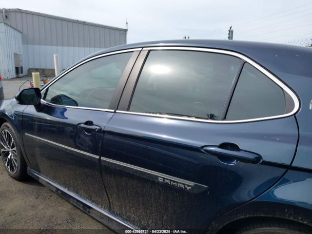 4T1B11HK5JU619717 Toyota CAMRY SE