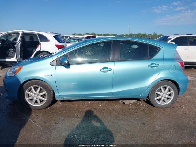 JTDKDTB32E1073930 Toyota Prius C Three