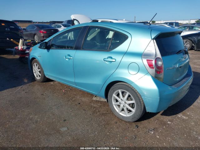 JTDKDTB32E1073930 Toyota Prius C Three