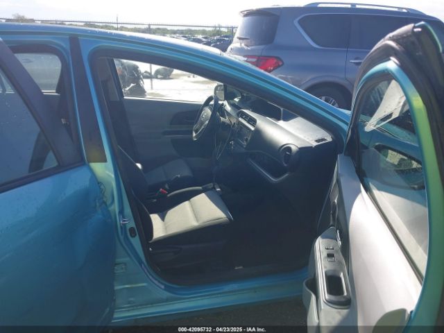 JTDKDTB32E1073930 Toyota Prius C Three