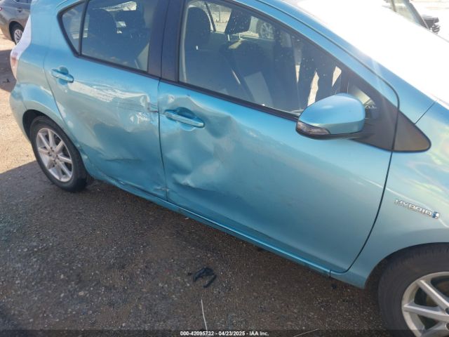 JTDKDTB32E1073930 Toyota Prius C Three