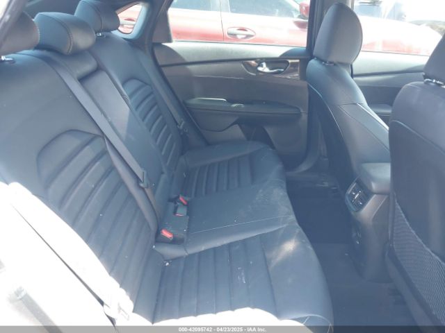 3KPF54AD0NE506964 KIA Forte Gt-line