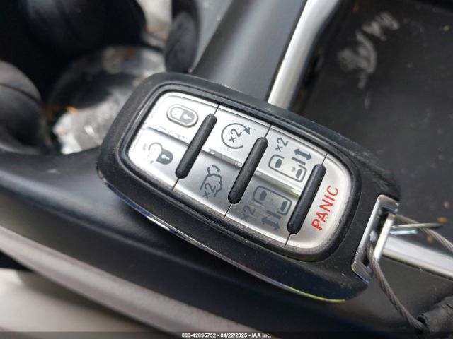 2020 CHRYSLER PACIFICA 2C4RC1GG2LR184245 Photo 10