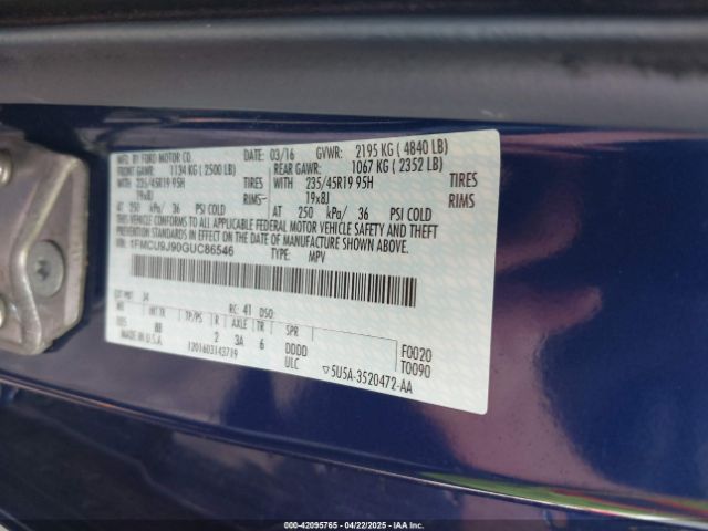 1FMCU9J90GUC86546 Ford Escape Titanium