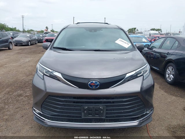 5TDYRKECXNS108735 Toyota SIENNA XLE