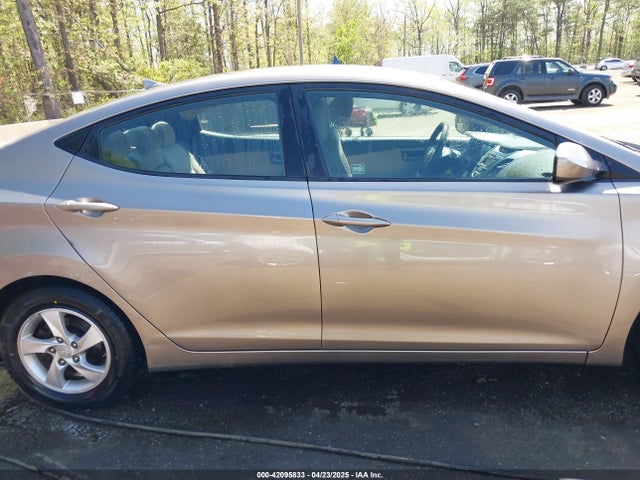 5NPDH4AE9FH559988 Hyundai ELANTRA SE