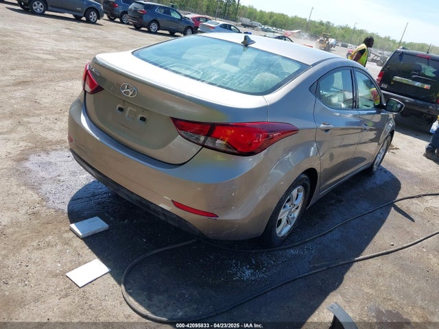 5NPDH4AE9FH559988 Hyundai ELANTRA SE
