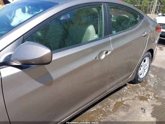 5NPDH4AE9FH559988 Hyundai ELANTRA SE