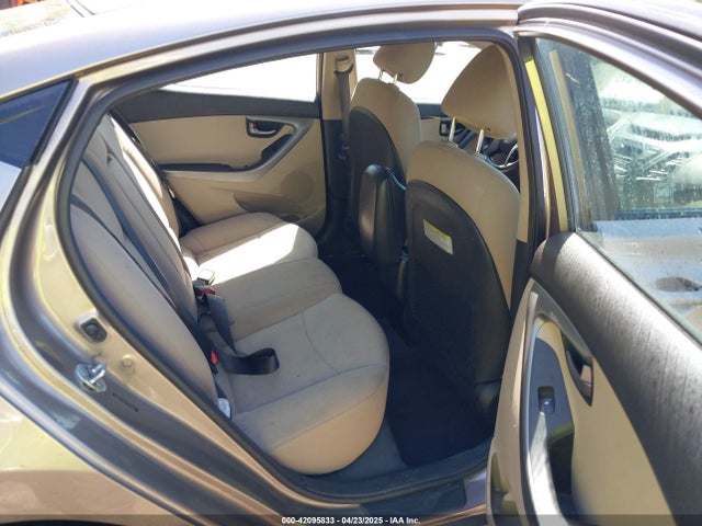5NPDH4AE9FH559988 Hyundai ELANTRA SE