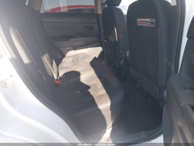 4A4AP3AU6FE048240 Mitsubishi Outlander Sport Es