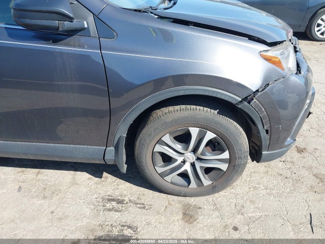 Toyota RAV4 LE 2017 JTMBFREV5HJ160803 Image 18