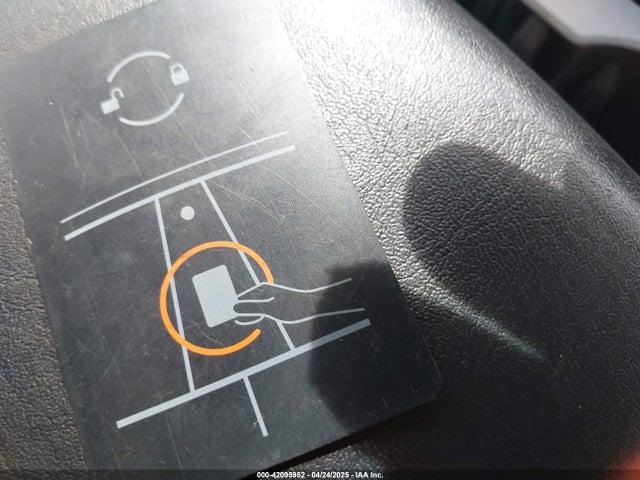 7SAYGDEF5NF373078 Tesla Model Y