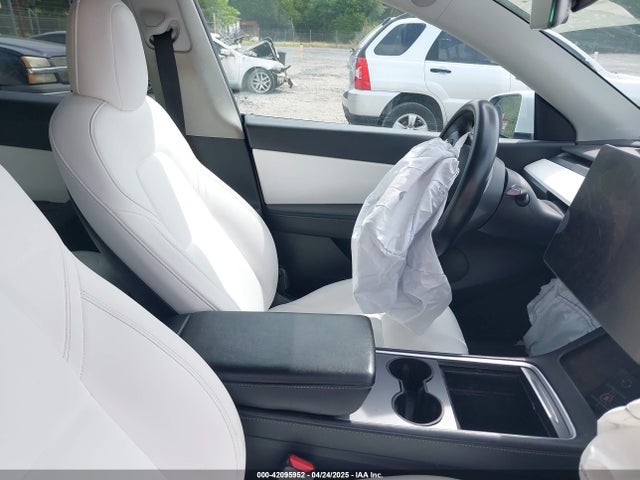 7SAYGDEF5NF373078 Tesla Model Y