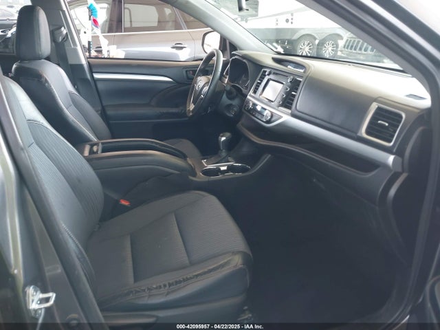 5TDZKRFH7FS064920 Toyota Highlander Le Plus V6