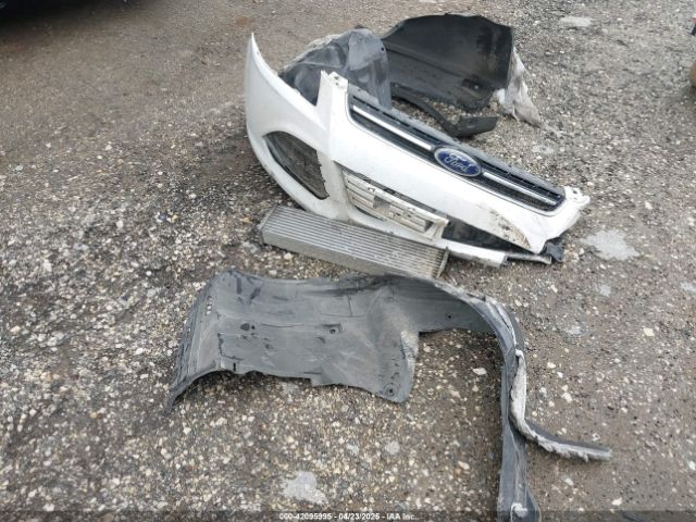 1FMCU0J91FUA27610 Ford Escape Titanium