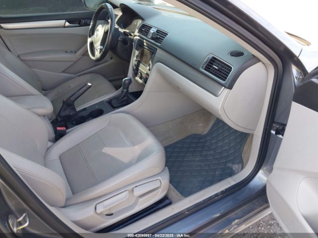 1VWAT7A32FC109349 Volkswagen Passat 1.8t Limited Edition