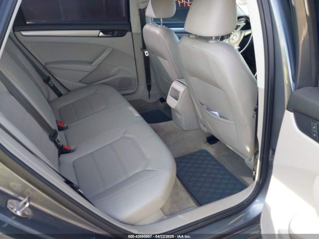 1VWAT7A32FC109349 Volkswagen Passat 1.8t Limited Edition